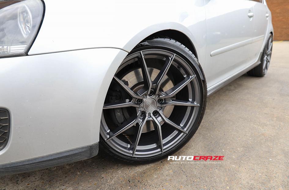 VOLKSWAGEN-GOLF-TOXIN-GLOSS-BLACK